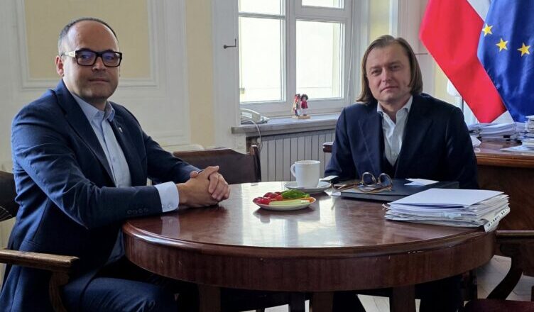 Nowoczesna technologia w służbie bezpieczeństwa. Powiat Wołomiński inwestuje w system Starlink