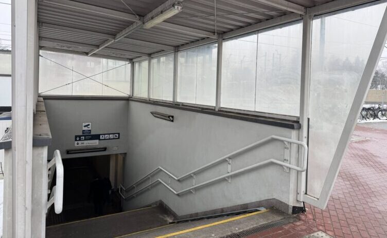 Ułatwienia dla rowerzystów pod stacją PKP Kobyłka