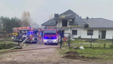 Pożar w Dąbrówce. Wspólna akcja służb uratowała sytuację