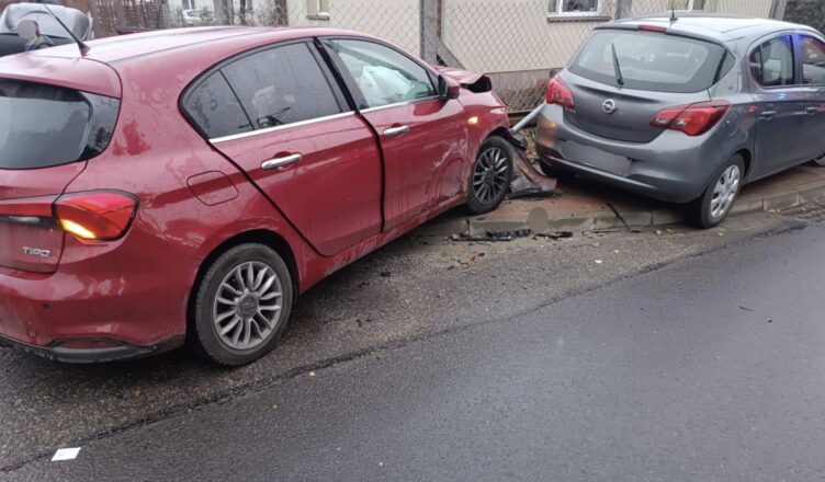 Kolizja w Wołominie. Dwa auta zderzyły się na ruchliwym skrzyżowaniu – błyskawiczna reakcja służb