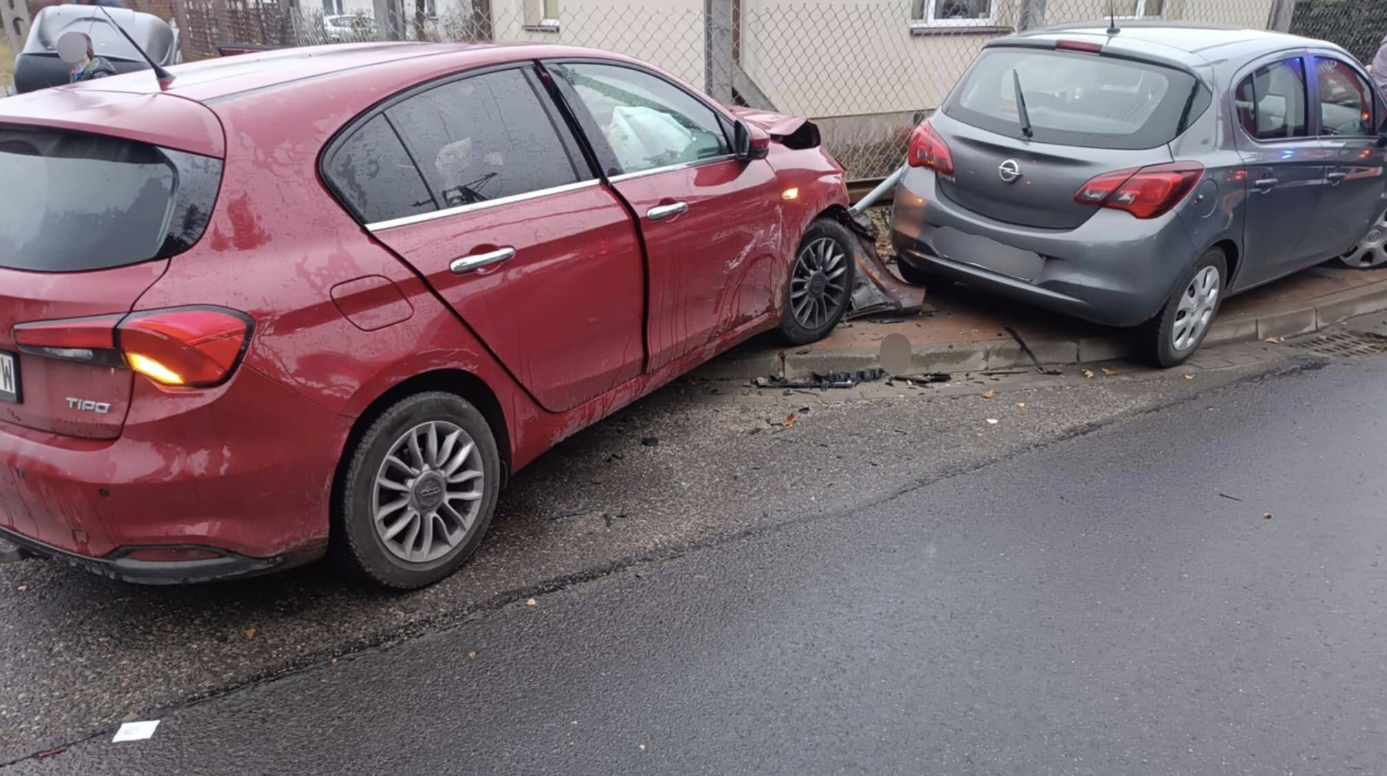 Kolizja w Wołominie. Dwa auta zderzyły się na ruchliwym skrzyżowaniu – błyskawiczna reakcja służb