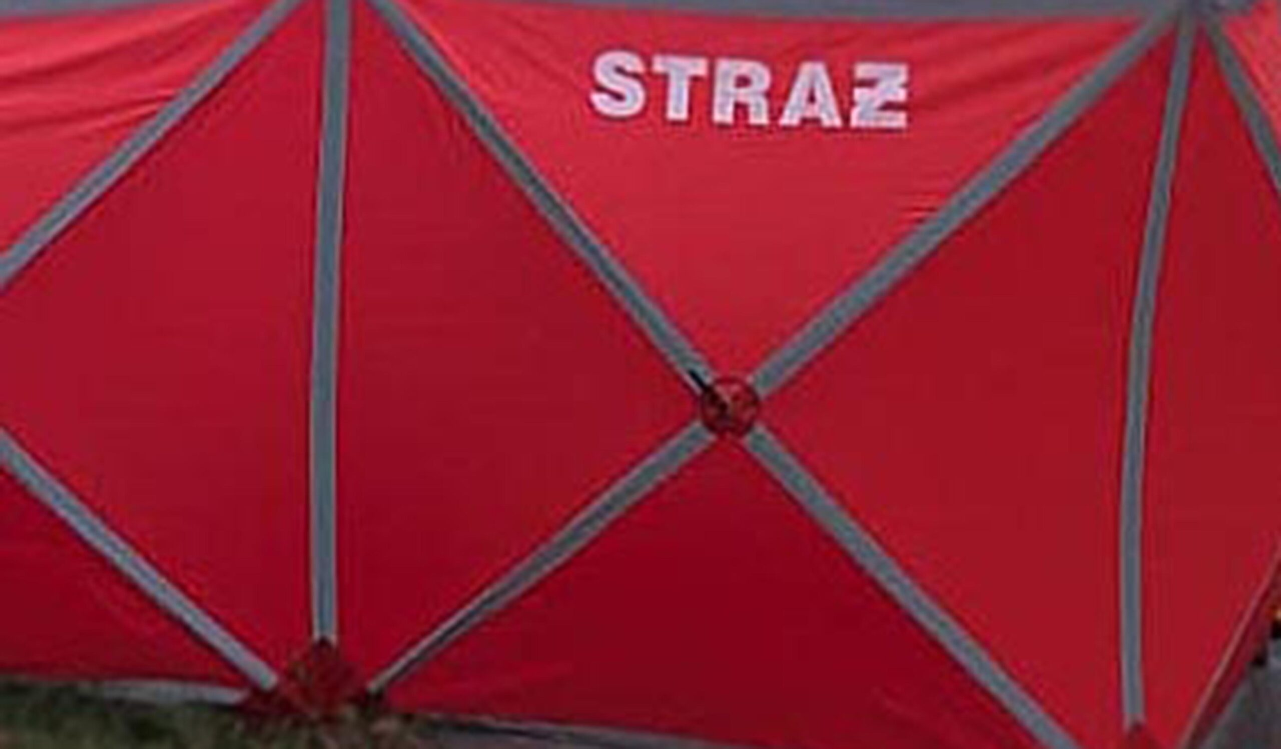 Śmiertelne potrącenie przez pociąg. Kobieta weszła na przejazd kolejowy, gdy szlaban był opuszczony.