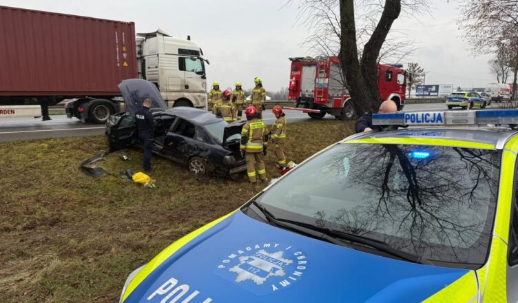 Uciekał, bo miał sześć sądowych zakazów, ponad 3 lata do odsiadki, a przy sobie narkotyki