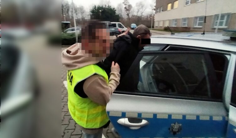 Zaatakował ratowników medycznych - usłyszał zarzuty i trafił pod dozór Policji