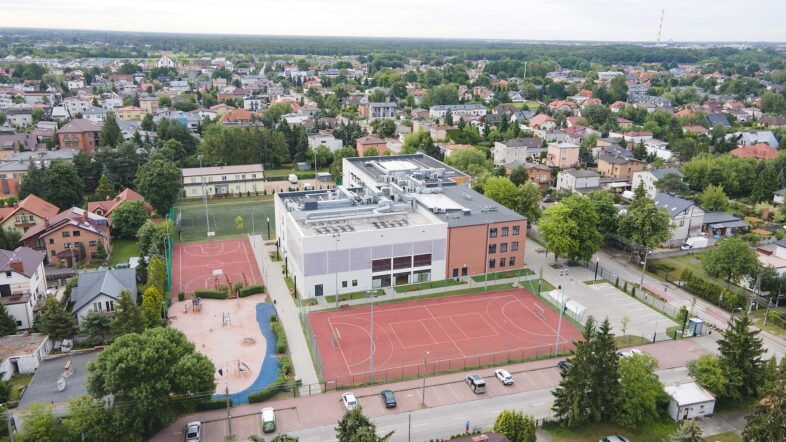 Marki - Remont szkolnych boisk i placów zabaw