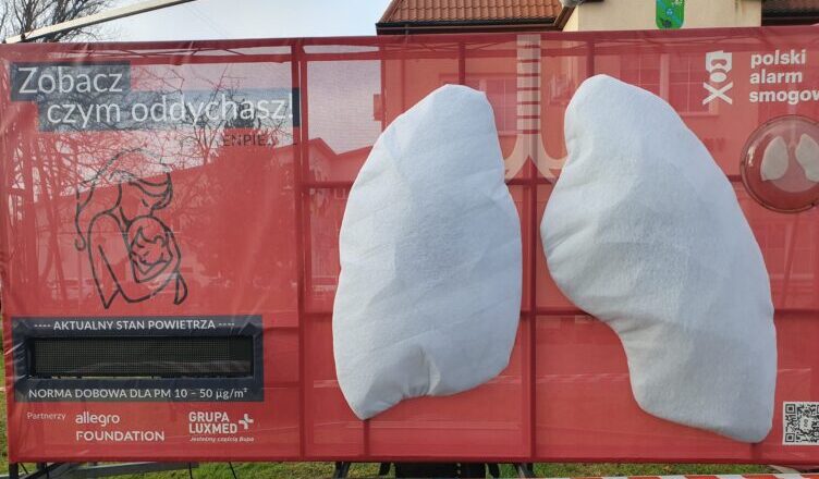 Dąbrówka - Instalacja „Mobilne Płuca” Polskiego Alarmu Smogowego w Dąbrówce