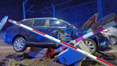 Niebezpieczne zdarzenie przed przejazdem drogowo-kolejowym