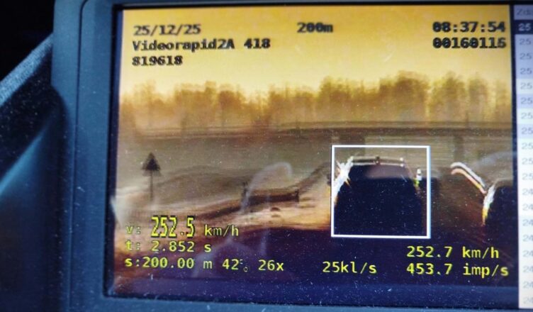 Obwodnica to nie pas startowy. 252 km/h i tłumaczenie: „spieszyłem się na samolot”