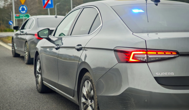 Na S7 ojciec i syn bez uprawnień w czasie jednej kontroli drogowej