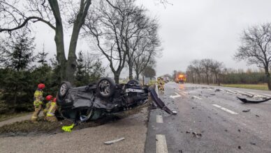 Zderzenie osobówek na DK92 - trzy osoby trafiły do szpitala