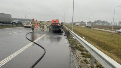 Pożar osobówki na S61