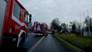 Ciężarówka w rowie na DW788