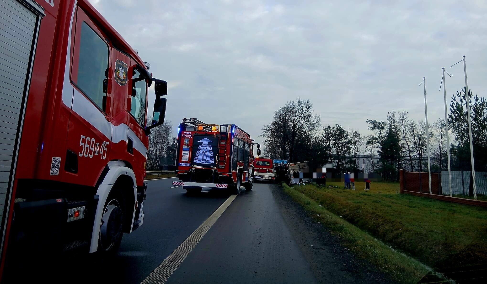 Ciężarówka w rowie na DW788