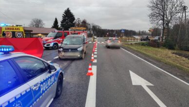 Potrącenie pieszej na krajowej 62. Kobieta w stanie ciężkim została przetransportowana LPR do szpitala