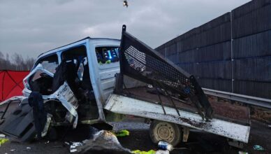 Utrudnienia na S8 - dostawczak wjechał w bariery - 5 osób zostało poszkodowanych