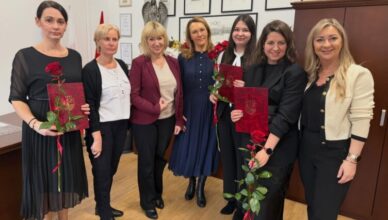 Ząbki - Uroczystość wręczenia aktów mianowania nauczycielom