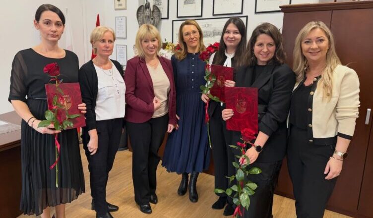 Ząbki - Uroczystość wręczenia aktów mianowania nauczycielom