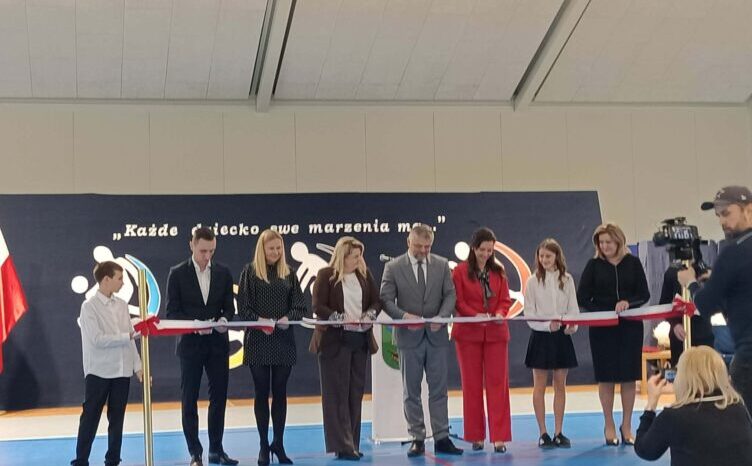 Inwestycja w zdrowie i edukację. Nowa sala gimnastyczna we Wszeborach oficjalnie otwarta