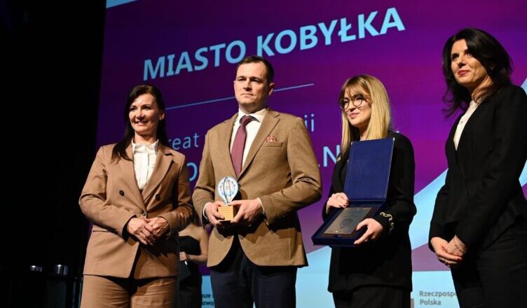 Kobyłka nagrodzona za odpowiedzialność społeczną – prestiżowe wyróżnienie Mazowieckiej Marki Ekonomii Społecznej 2025