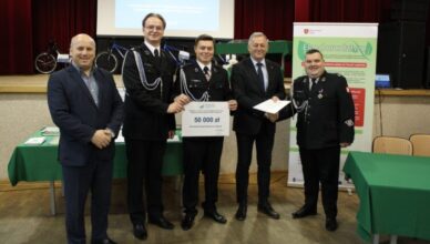 Wsparcie dla jednostki z Jadowa. Strażacy otrzymali dofinansowanie na zakup lekkiego wozu ratowniczo-gaśniczego