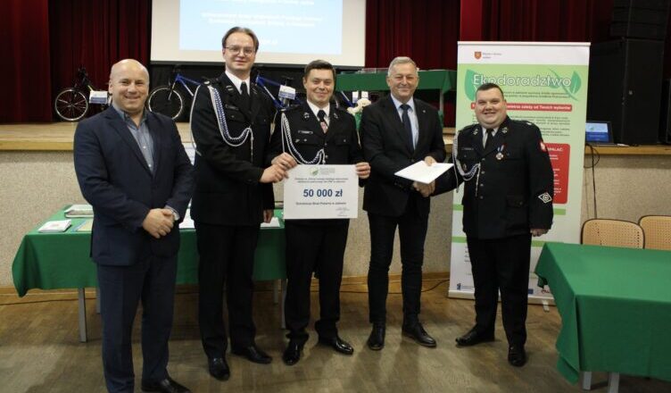 Wsparcie dla jednostki z Jadowa. Strażacy otrzymali dofinansowanie na zakup lekkiego wozu ratowniczo-gaśniczego