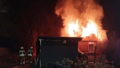 Pożar drewnianego domku letniskowego