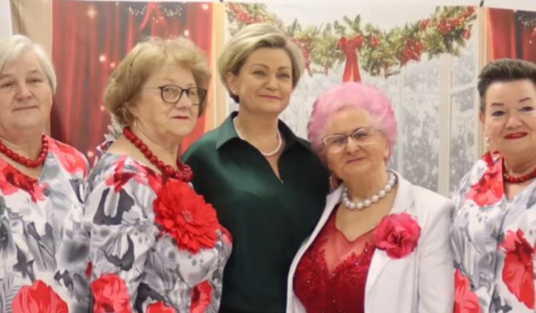 Spotkanie opłatkowe Klubu „Uśmiech Jesieni” i Zespołu „Różyczki”