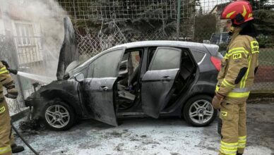 Pożar samochodu w Zielonce