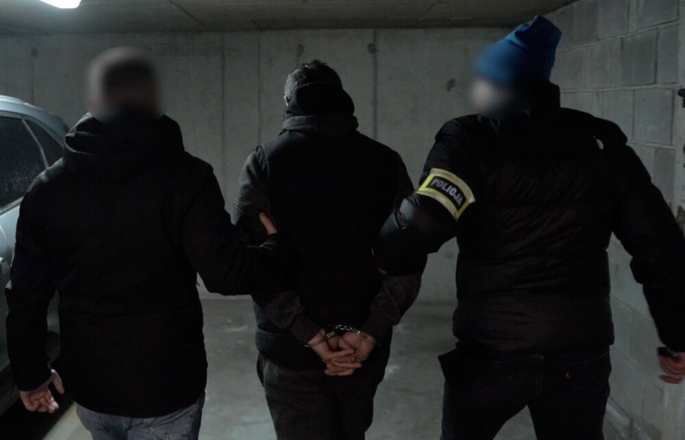 Nielegalne papierosy w garażu podziemnym. Zatrzymany 54-letni obywatel Rosji