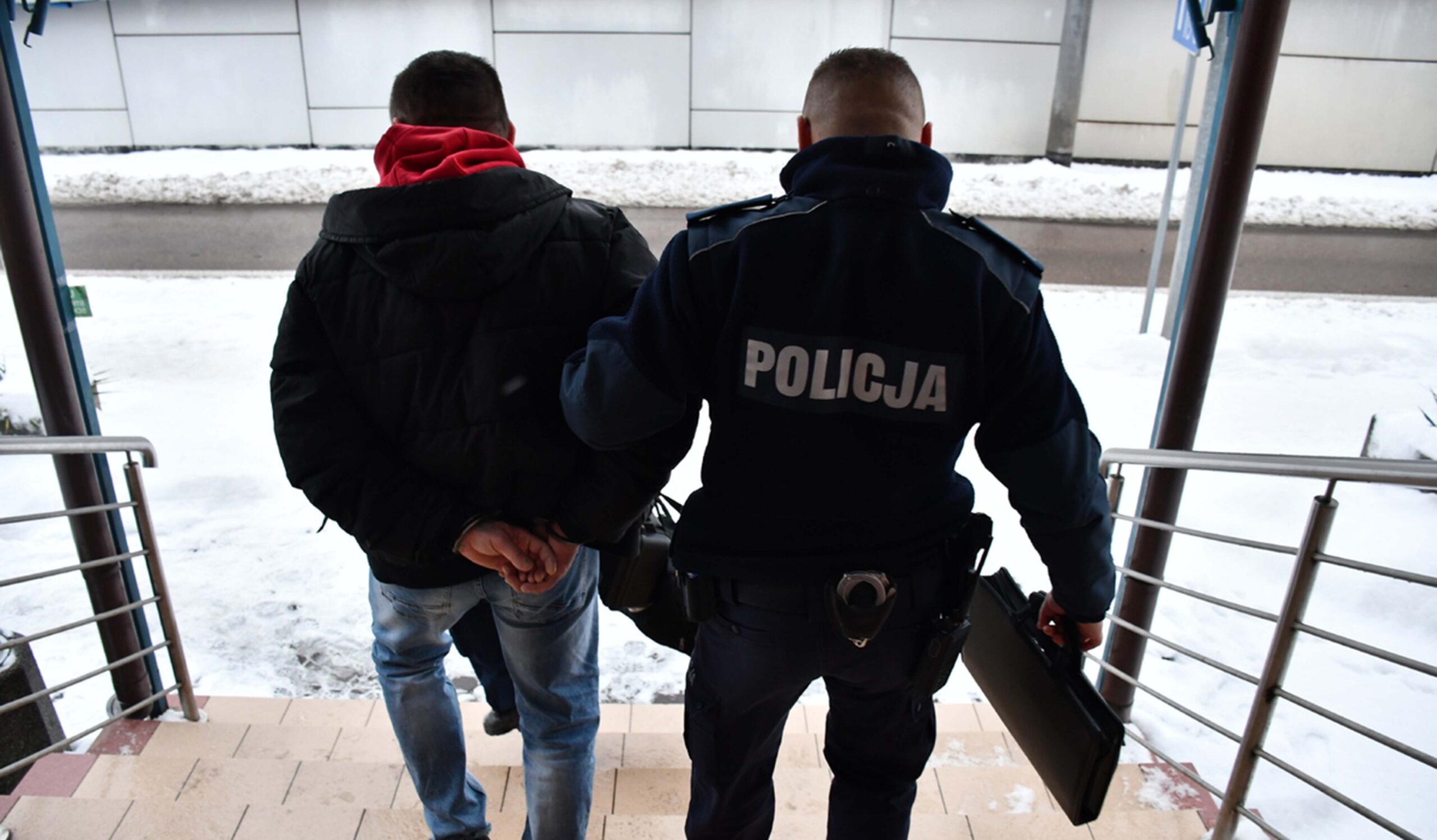 Nowodworscy kryminalni zatrzymali trzech mężczyzn, dwóch trafiło do aresztu