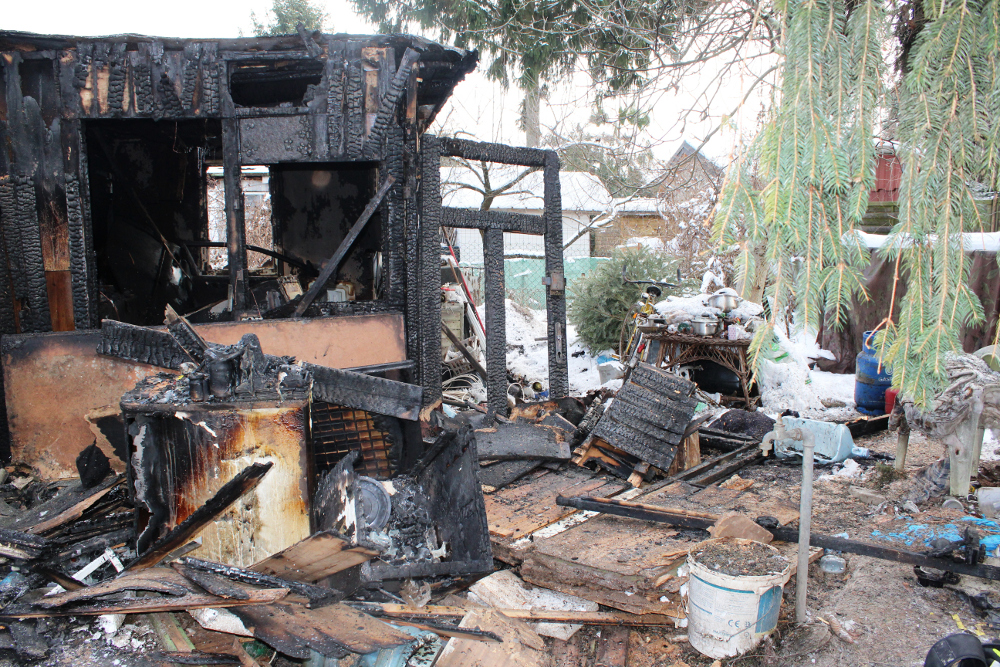 Pożar domku działkowego ogrzewanego "kozą"