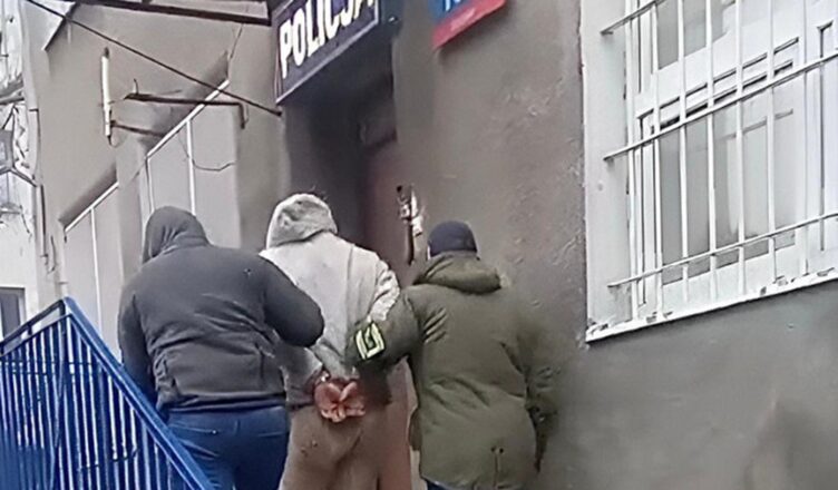 Dwa tymczasowe areszty za usiłowanie kradzieży z włamaniem Dacii