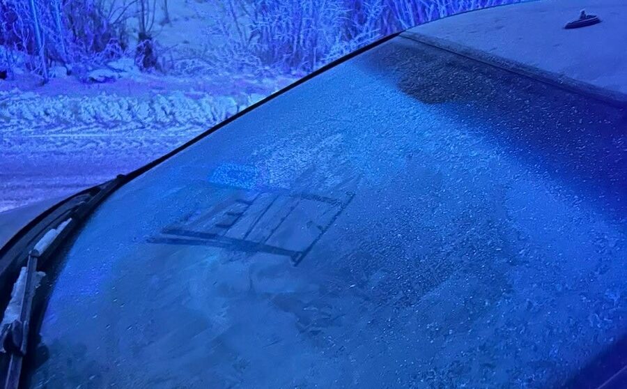 Zimowe warunki wymagają odpowiedzialności. Niebezpieczne zachowanie kierującego w Świniarach