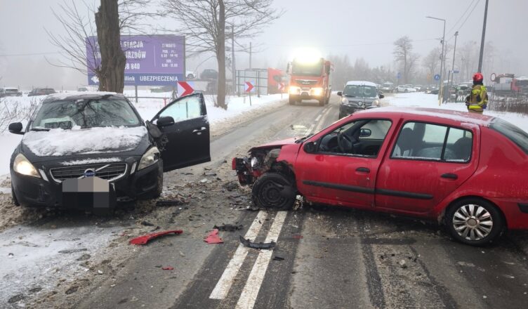 Groźna kolizja i intensywne działania służb w Skrzeszewie