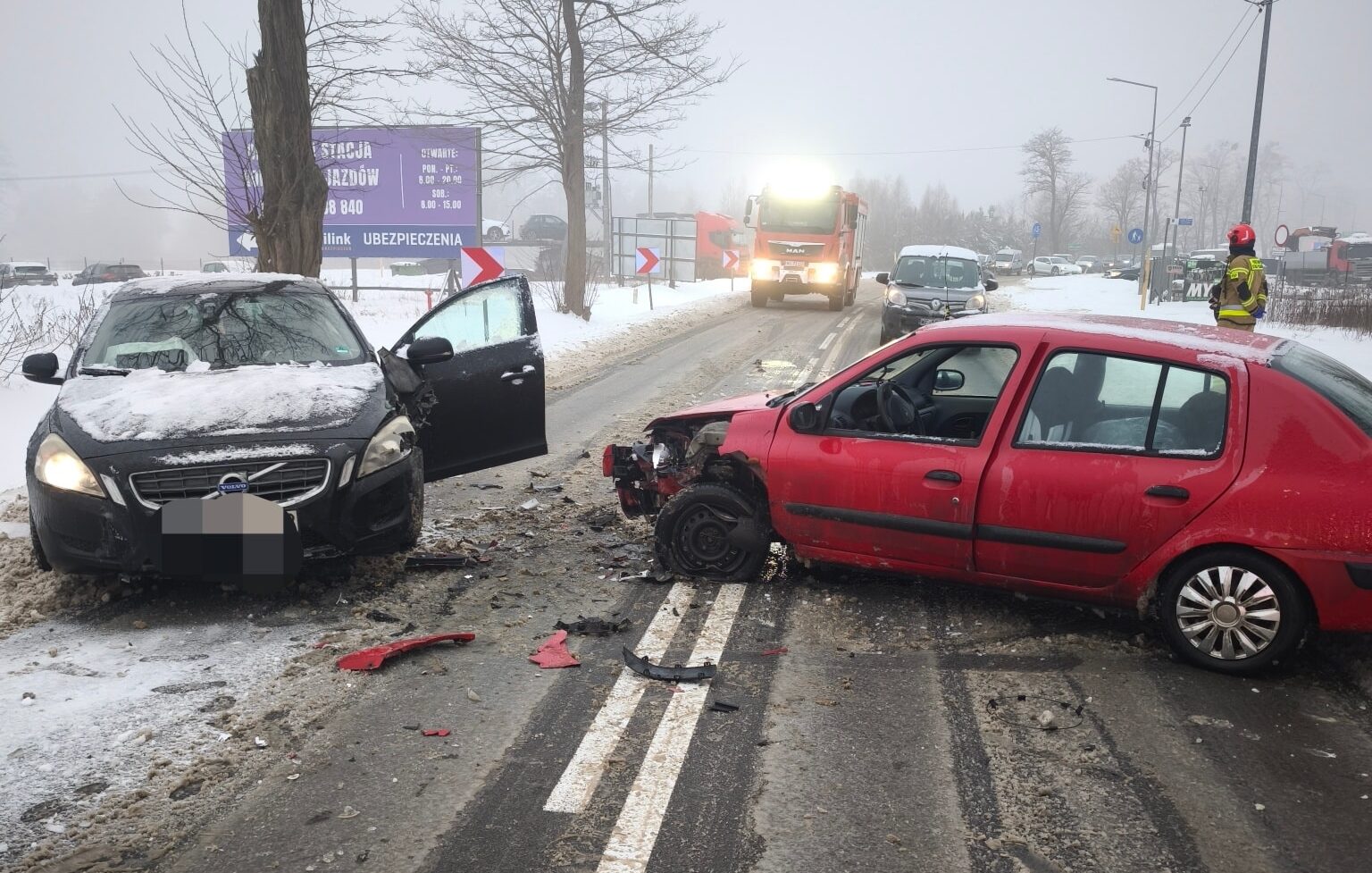 Groźna kolizja i intensywne działania służb w Skrzeszewie