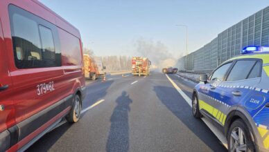 Chwile grozy na trasie S7. Samochód stanął w płomieniach podczas porannego ruchu