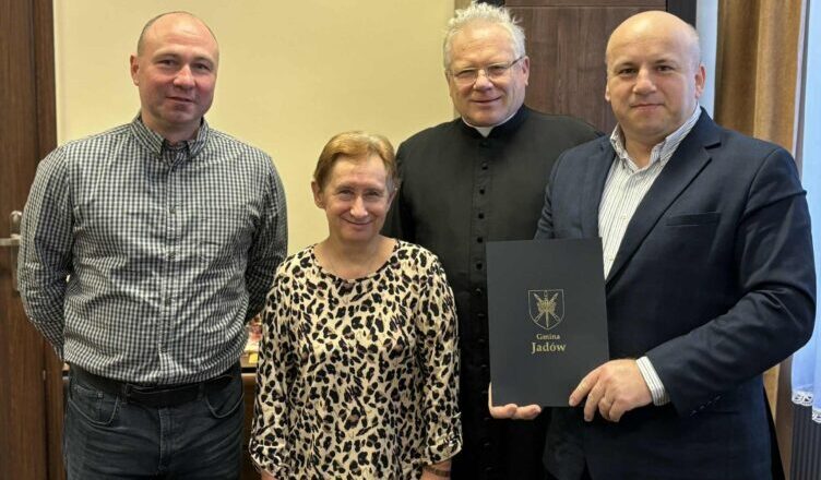 Środki na ratowanie dziedzictwa: umowa na remont zabytkowej kaplicy w Jadowie podpisana