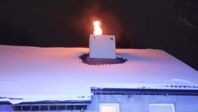 Pożar w przewodzie kominowym. Szybka reakcja strażaków.