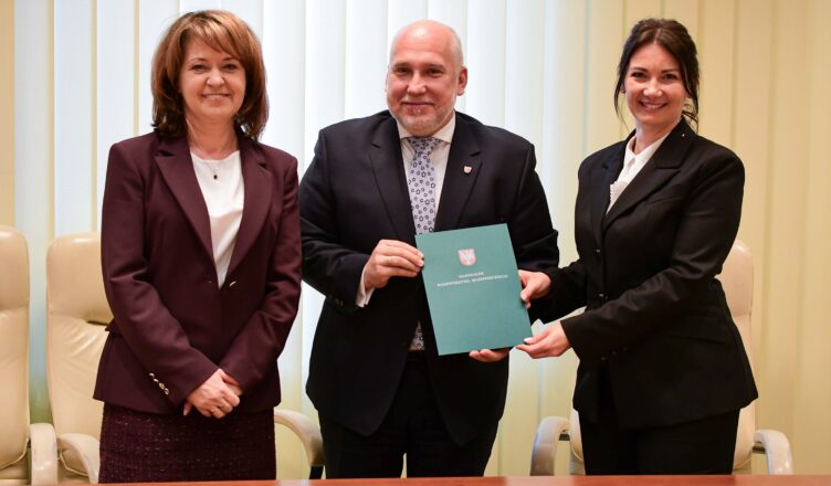 Historyczny budynek kasy biletowej EKD trafił do Pruszkowa        