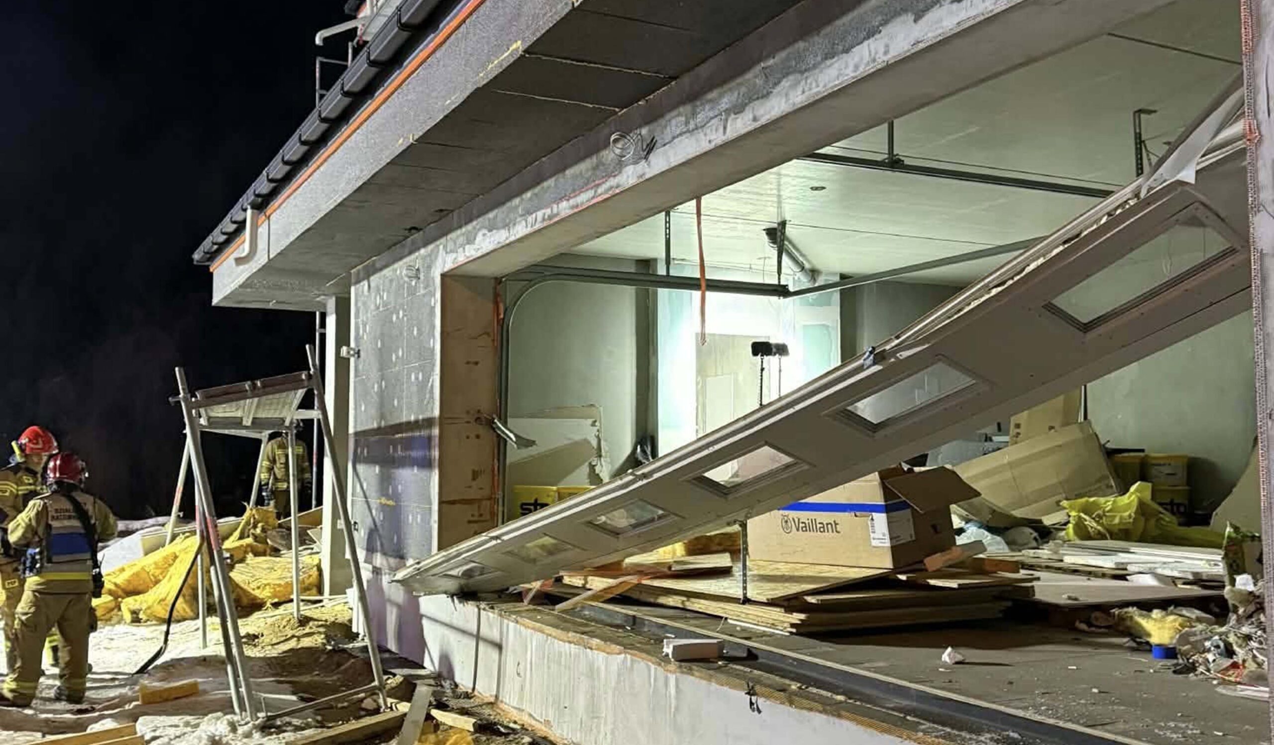 Wybuch gazu w Starym Kraszewie. Jedna osoba poszkodowana, budynek poważnie uszkodzony