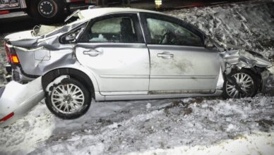 Prosto z drogi – trafili do policyjnej celi. Pijany kierowca Volvo miał blisko 2 promile.