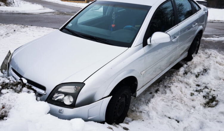 Ucieczkę przed drogówką zakończył w rowie – miał ponad 3 promile