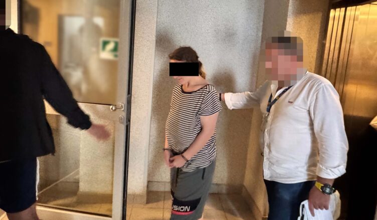 W przeszłości zgłaszała fikcyjne zagrożenia i obserwowała działania służb