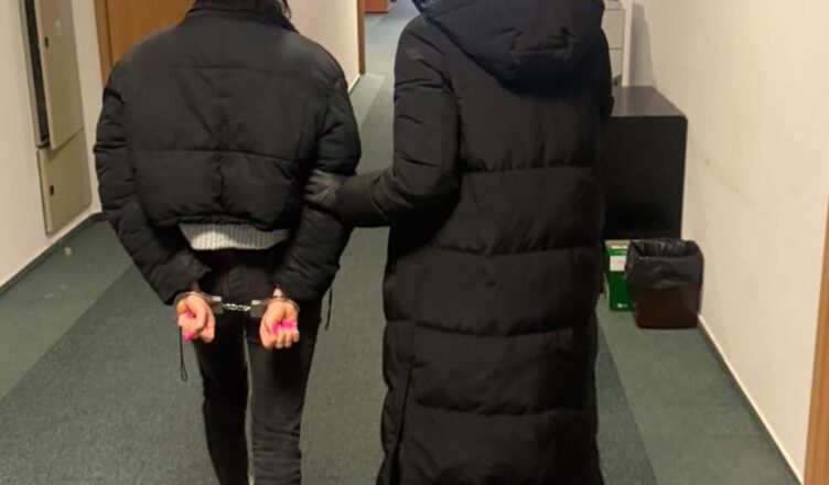 Awantura w metrze przerodziła się w groźby i przemoc fizyczną