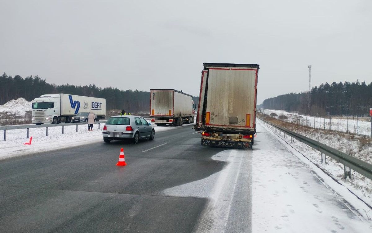Utrudnienia na S17 po dwóch kolejnych kolizjach
