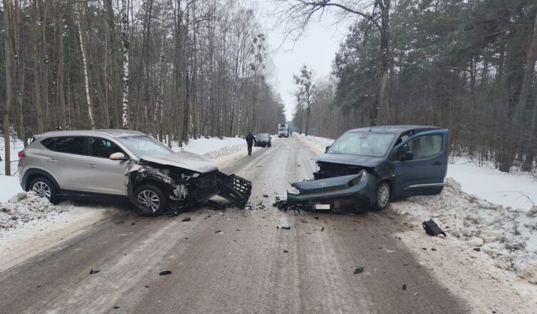 Czołowe zderzenie na drodze Kunki – Szreńsk podczas wyprzedzania
