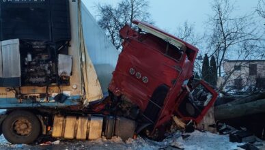 Wypadek ciężarówki na DK63. Ranny 32-latek