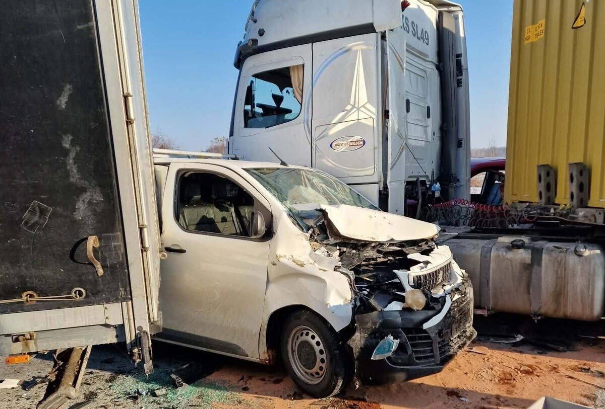 Zderzenie 6 aut na krajowej 50