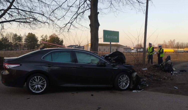 Śmiertelny wypadek w Karolewie. Motocyklista zginął na miejscu.