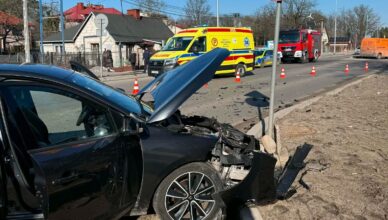 Rozbite samochody i utrudnienia w ruchu. Interwencja służb w Zielonce.
